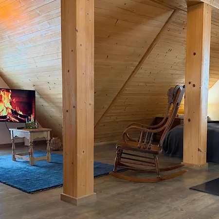 Waterfall View 公寓